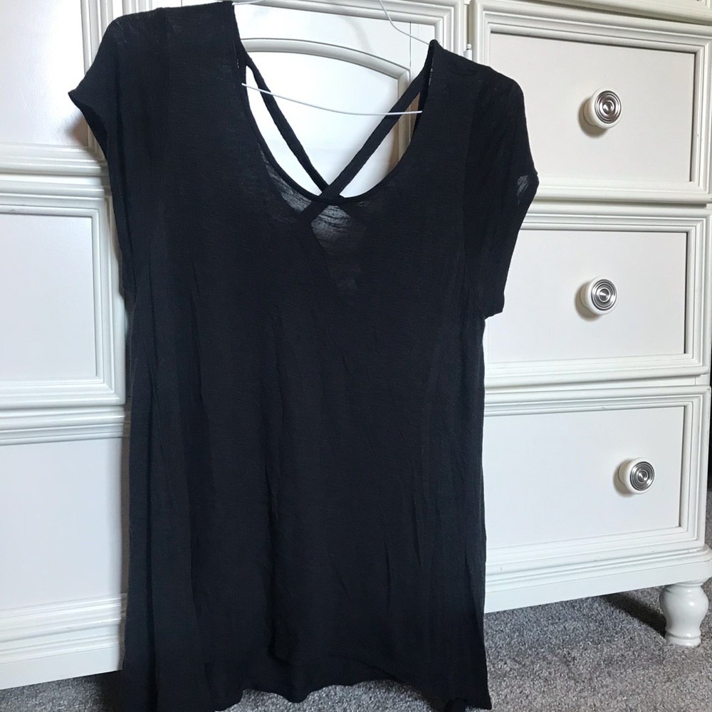 black tee w/ cross back